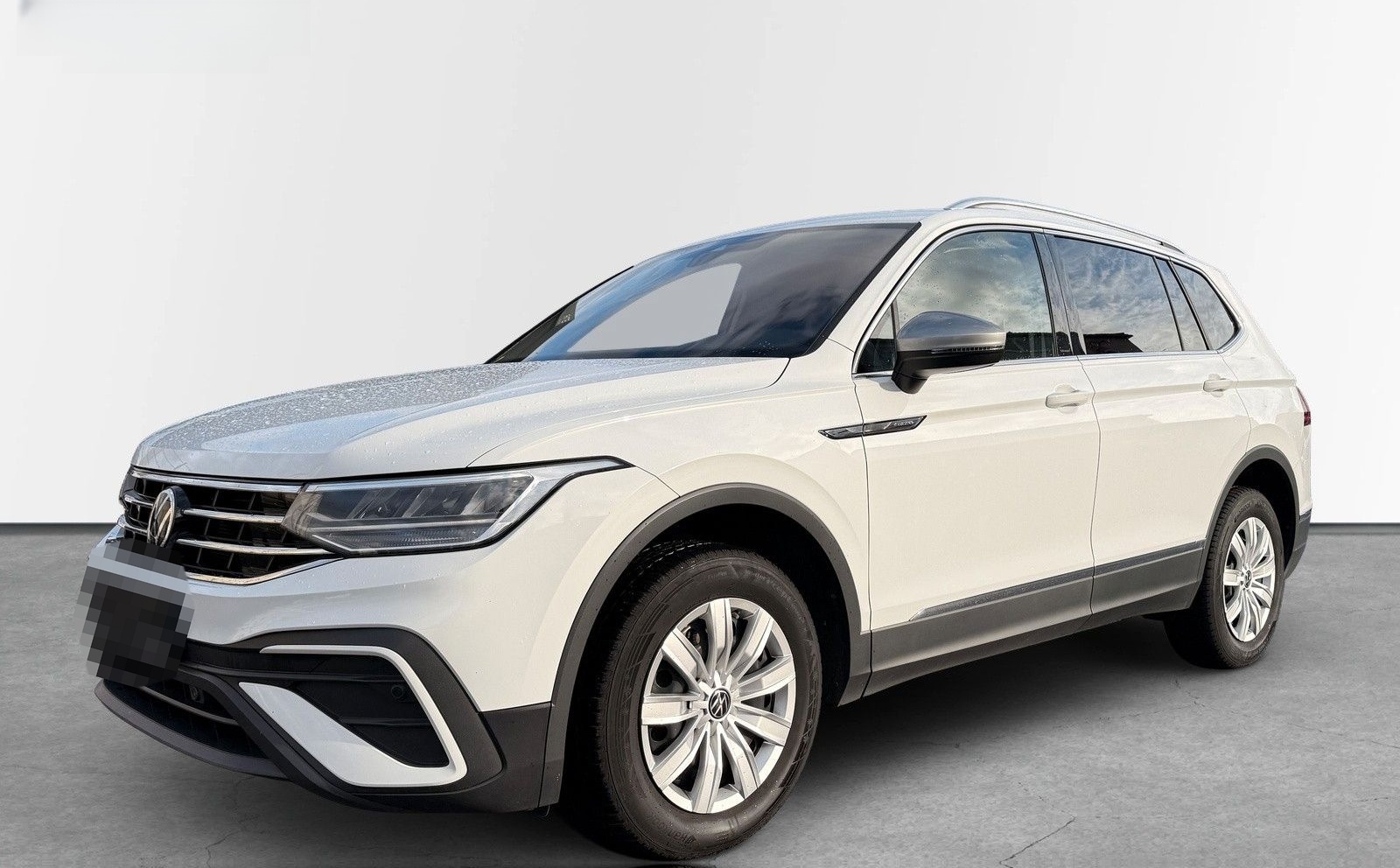Volkswagen Tiguan 2.0 TDI Allspace Life | Panorama | AHK foto 2