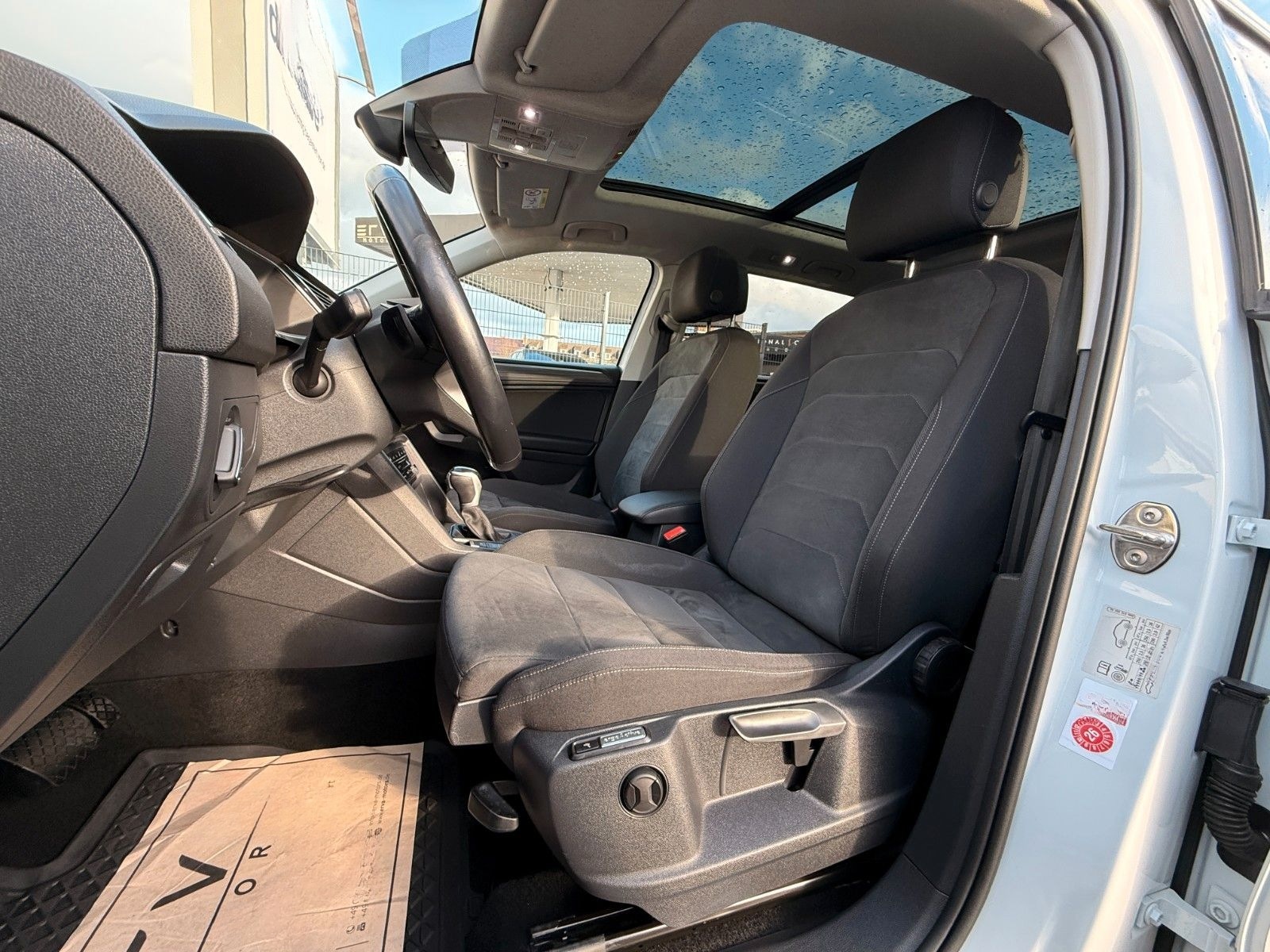 Volkswagen Tiguan 2.0 TDI Allspace Life | Panorama | AHK foto 11
