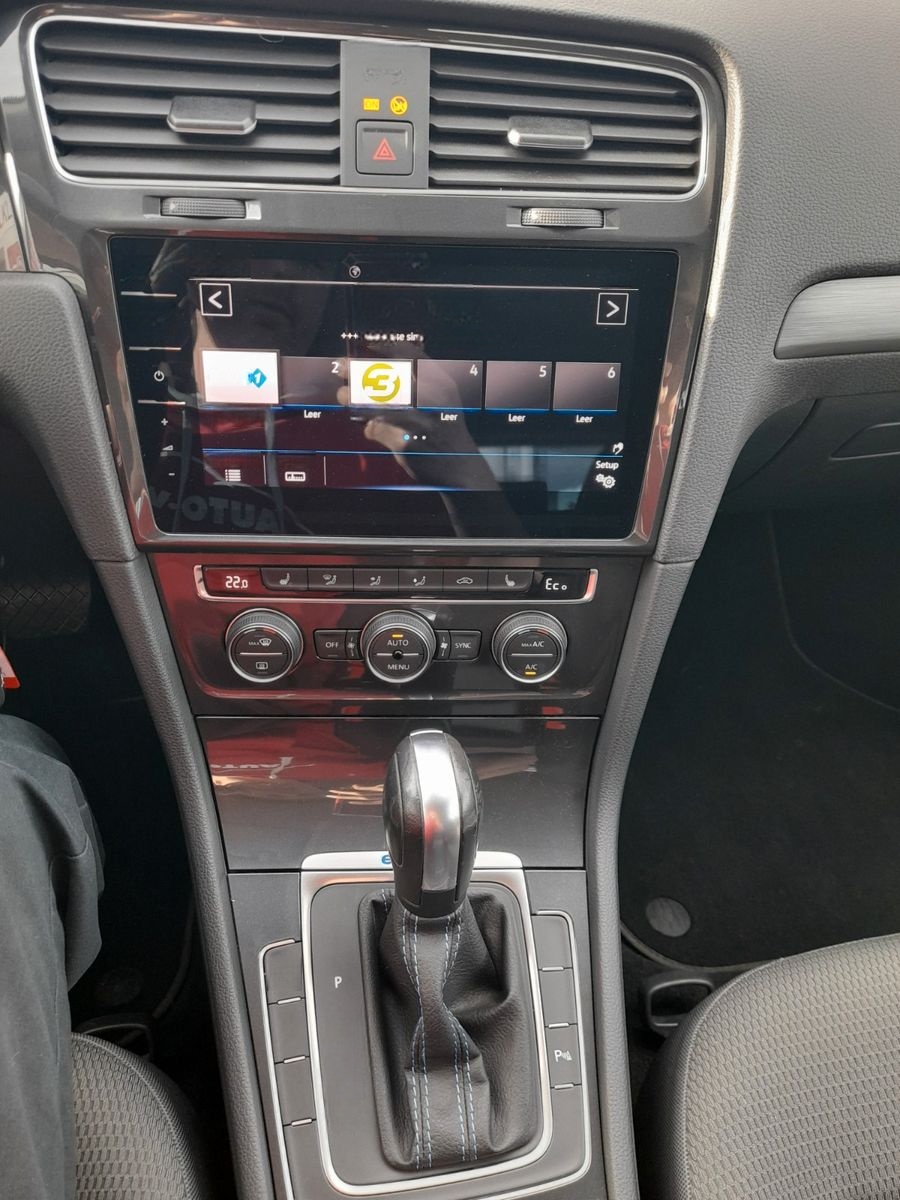Volkswagen Golf VII Lim. e-Golf LED/NAVI/SHZG/KLIMAAUT foto 6