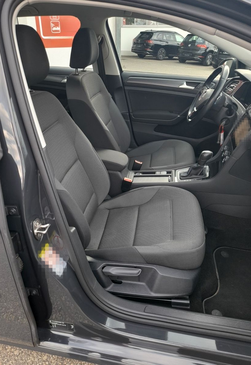 Volkswagen Golf VII Lim. e-Golf LED/NAVI/SHZG/KLIMAAUT foto 9