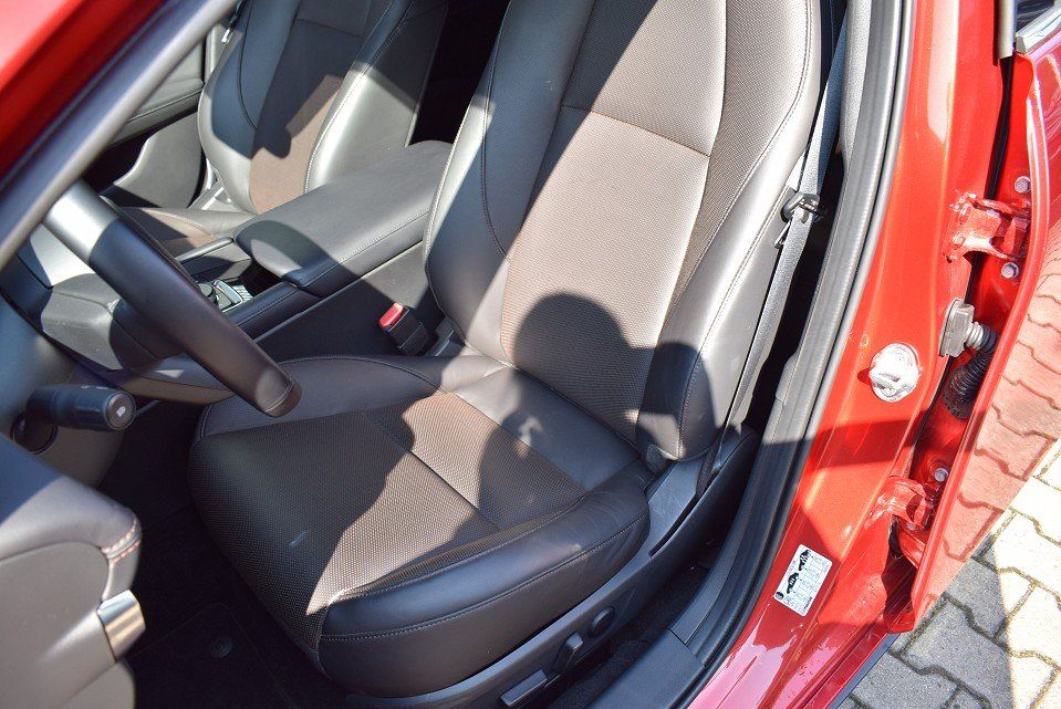 Mazda 3 2.5 140PS Takumi BOSE® Matrix-LED Leder 360° u foto 20