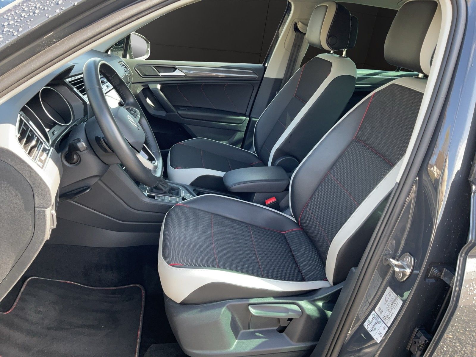 Volkswagen Tiguan 2.0TSI Urban Sport 4M DSG Navi+LED+ACC+Kl foto 8