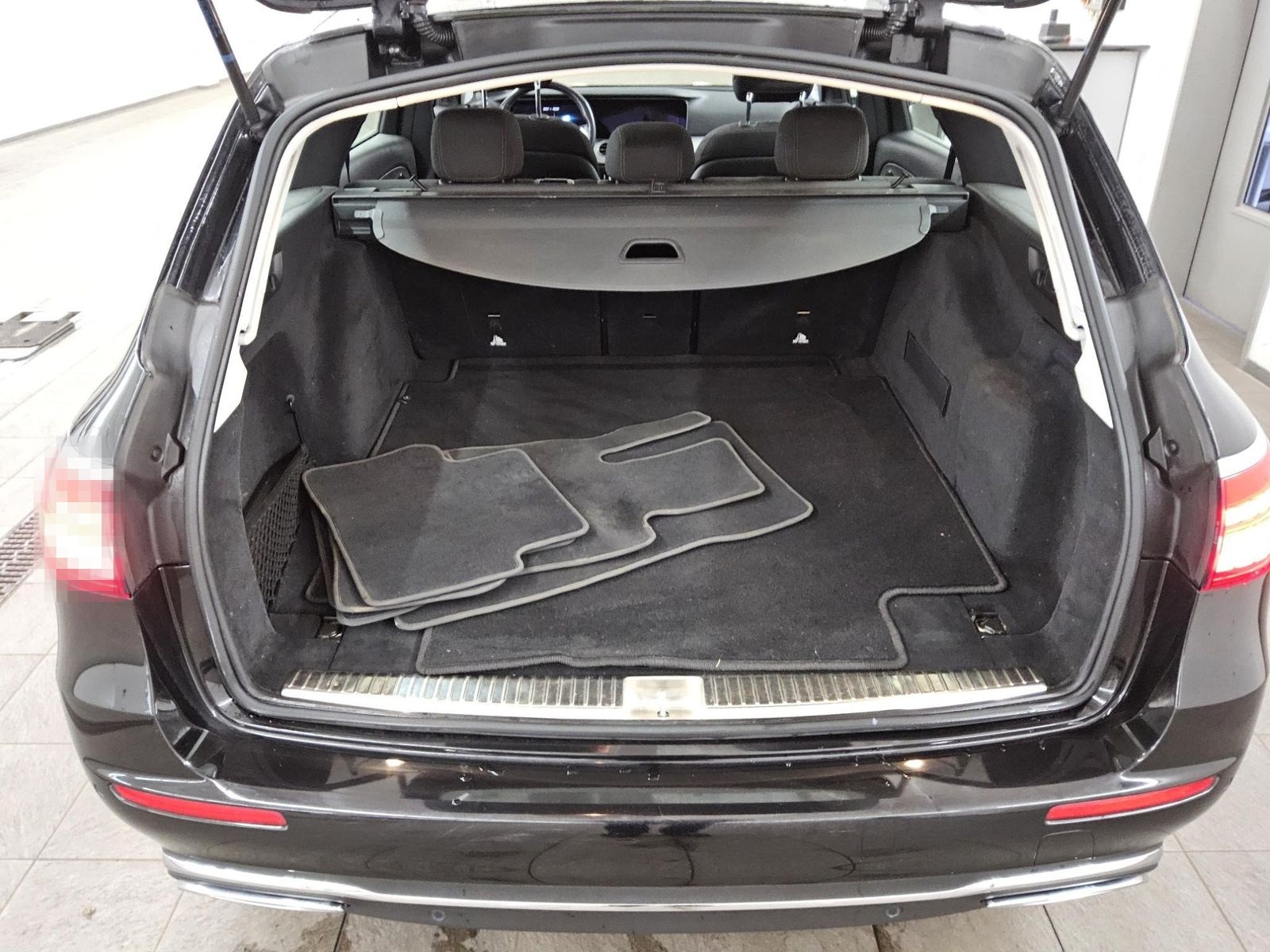 Mercedes-Benz E 220 T d Avantgarde Navi Widescreen Pano RFK foto 12