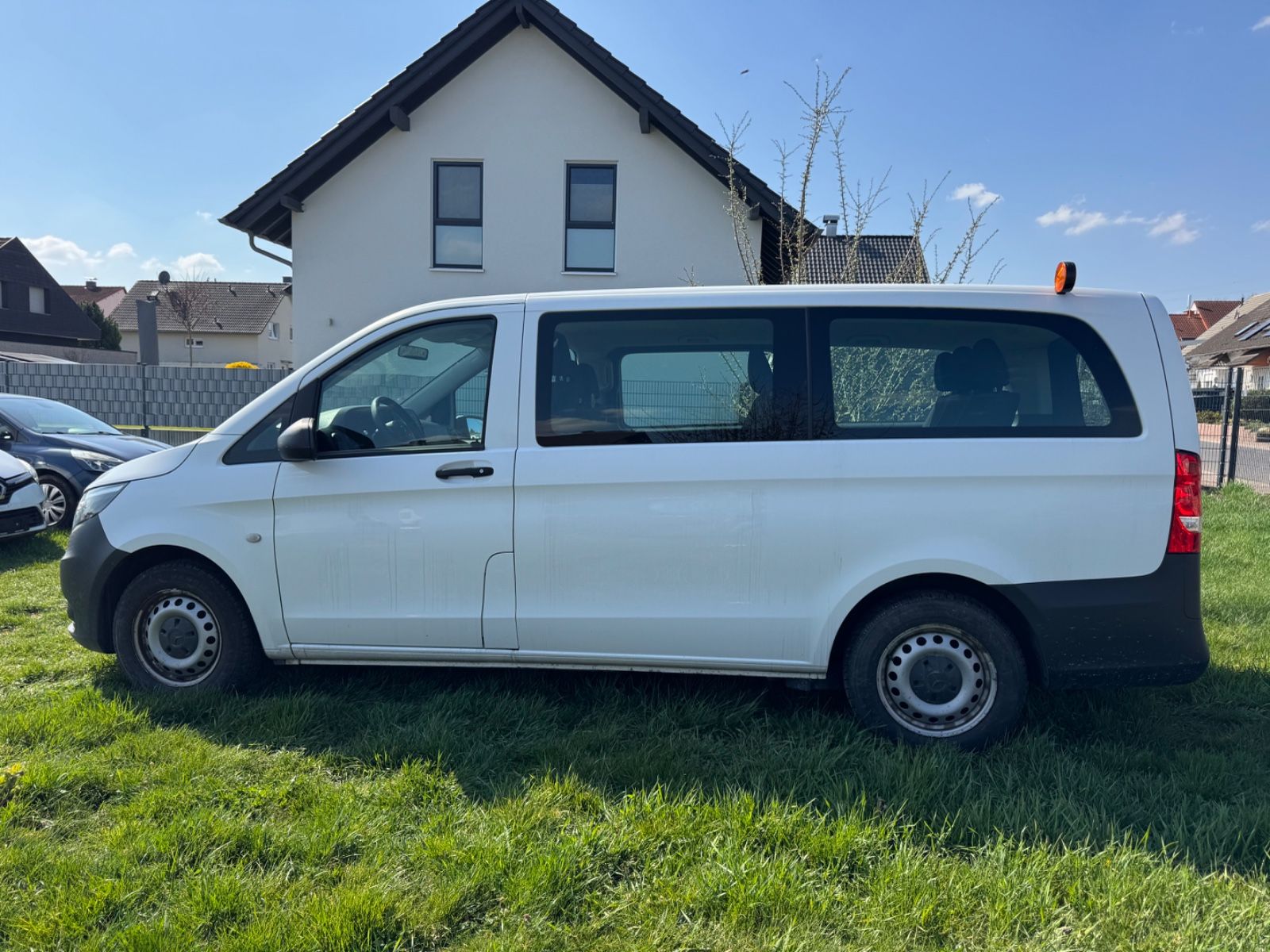 Mercedes-Benz Vito Tourer 109 CDI Pro FWD lang 9Sitzer+1Hand! foto 6