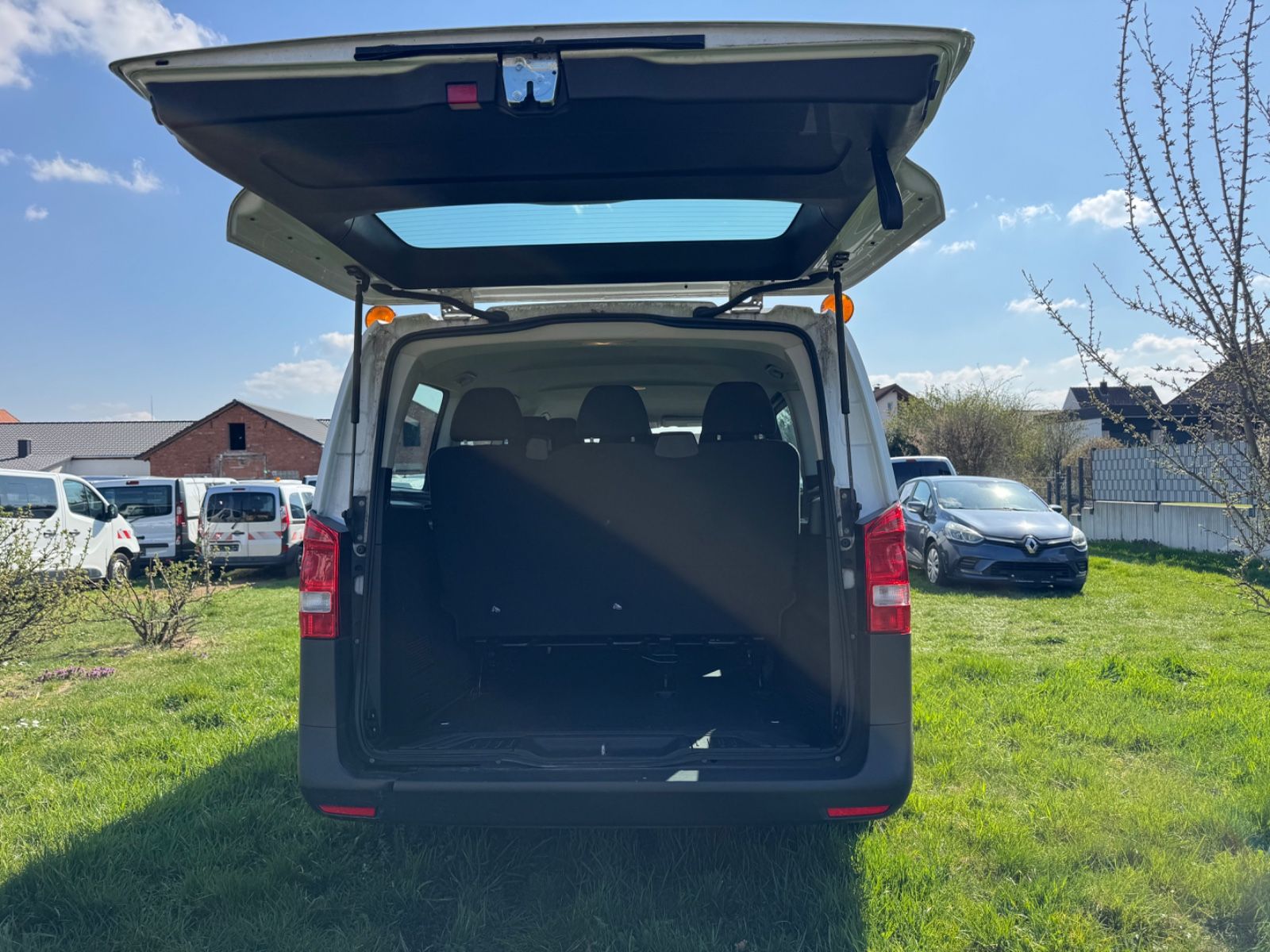 Mercedes-Benz Vito Tourer 109 CDI Pro FWD lang 9Sitzer+1Hand! foto 10