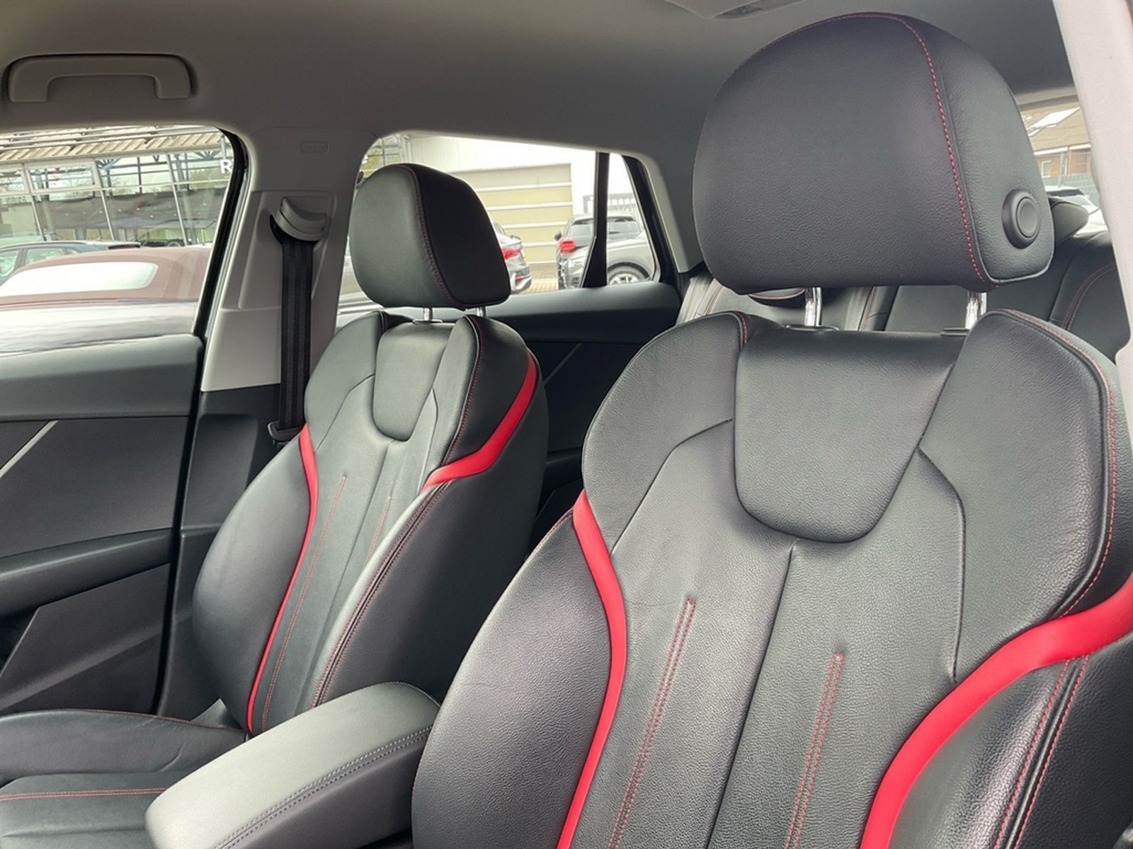 Audi Q2 sport 2.0 TFSI quattro ACC LED KEYLESS NAVI foto 31
