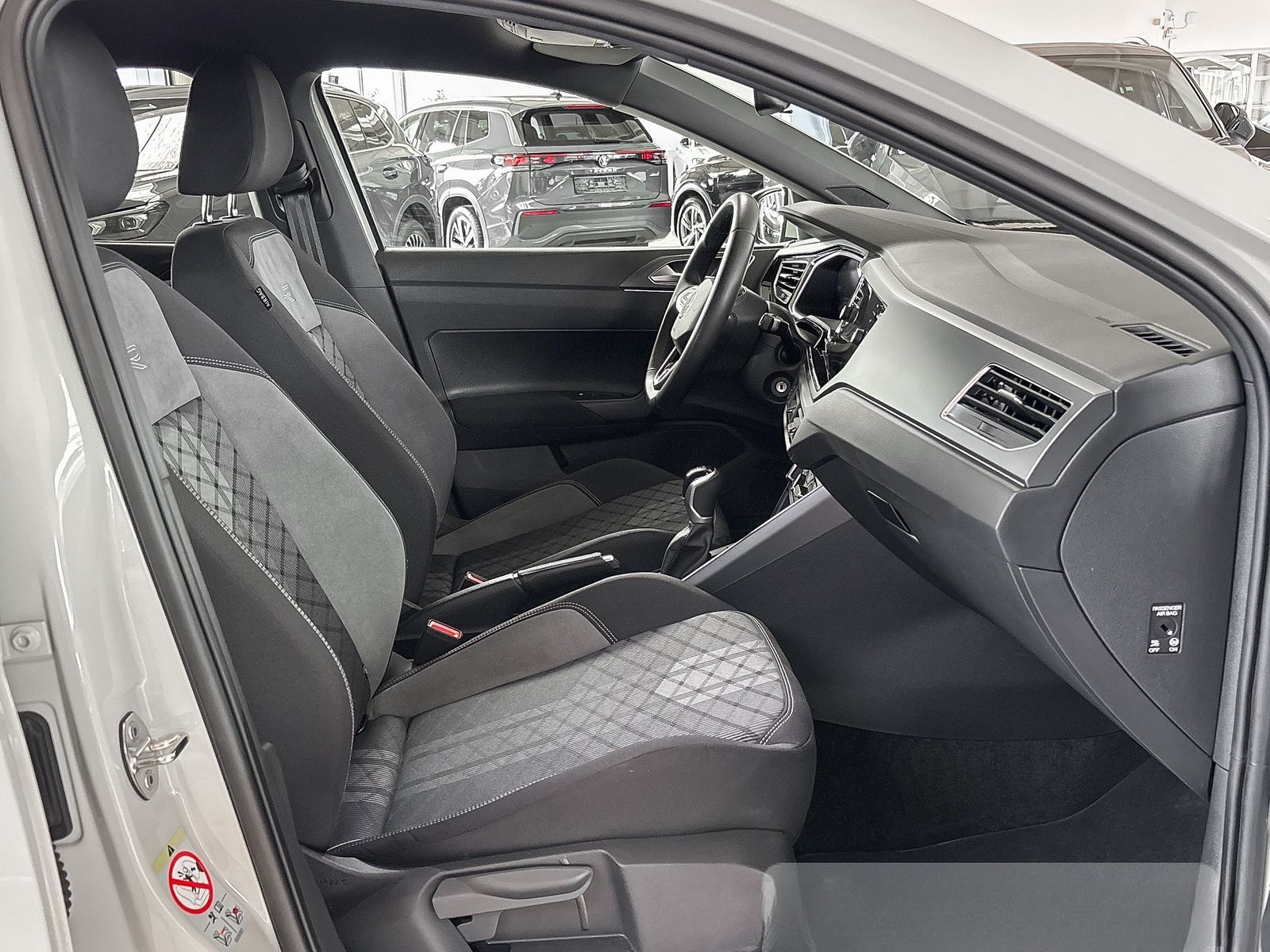 Volkswagen Polo 1.0 TSI R-Line LED-Scheinw. Lane Assist PDC foto 5
