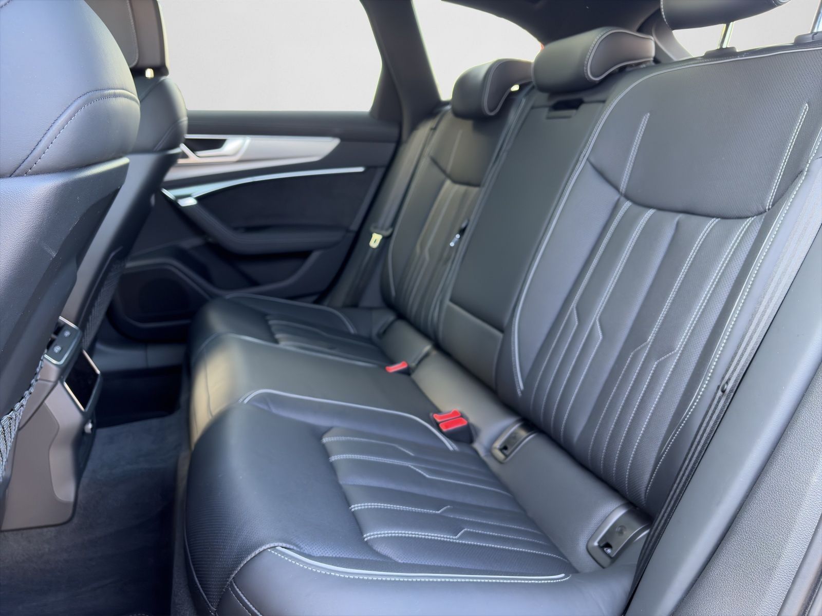 Audi A6 Avant 50 TFSIe quattro S tronic AHK PANO HUD foto 13