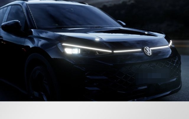 Volkswagen T-Roc 1.5 eTSI R-Line BlackStyle IQ.Light IQ.Dri foto 18