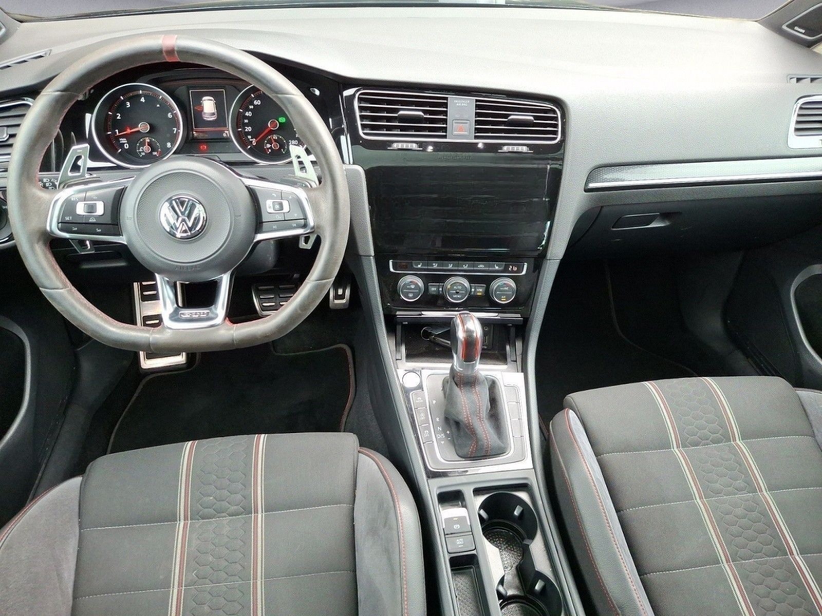 Volkswagen Golf GTI 2.0 TSI DSG CLUBSPORT #Pano #Xenon foto 11