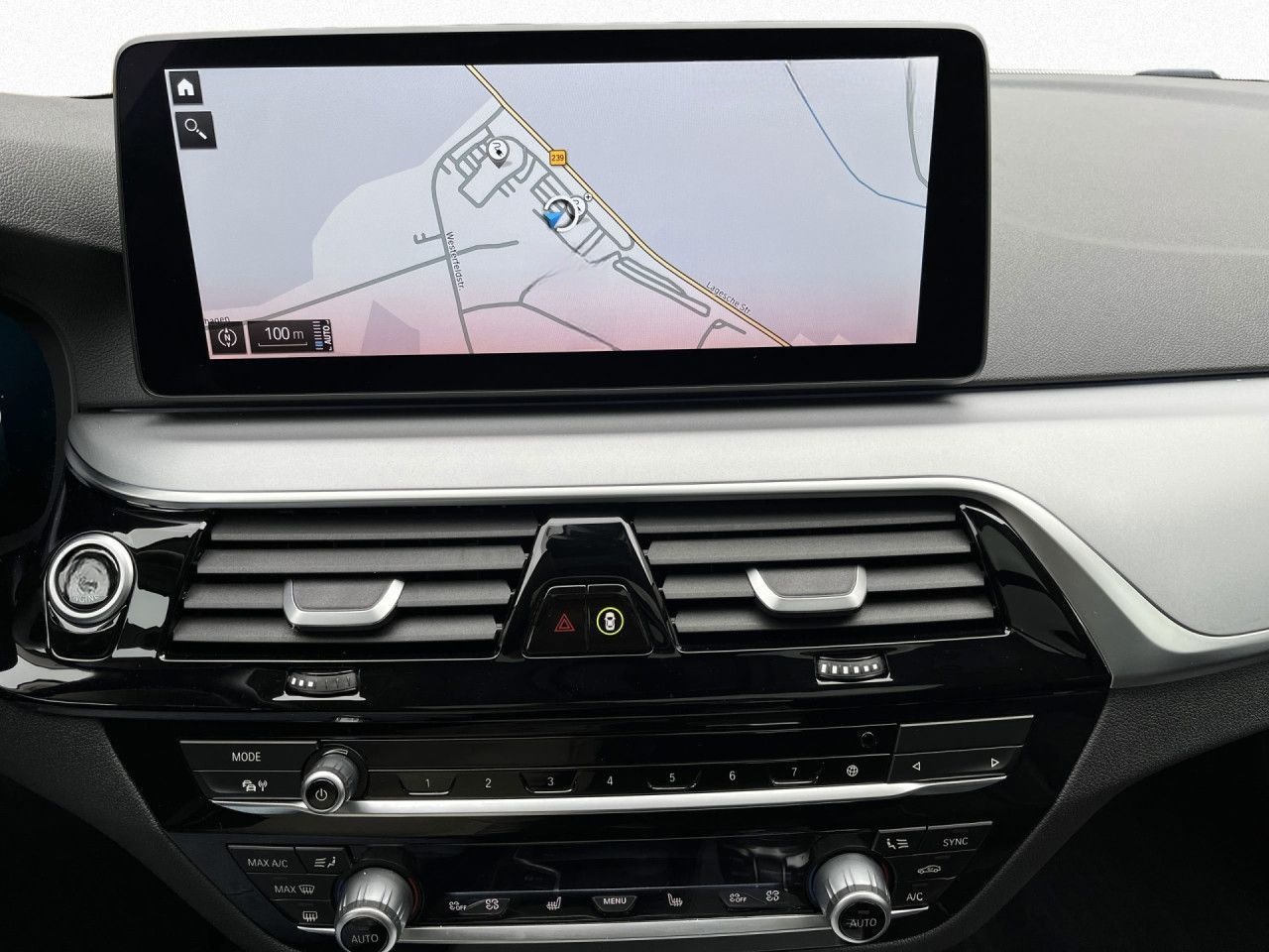 BMW 530e Touring LC-Prof HUD DAB RFK Pano Laser 18" foto 10