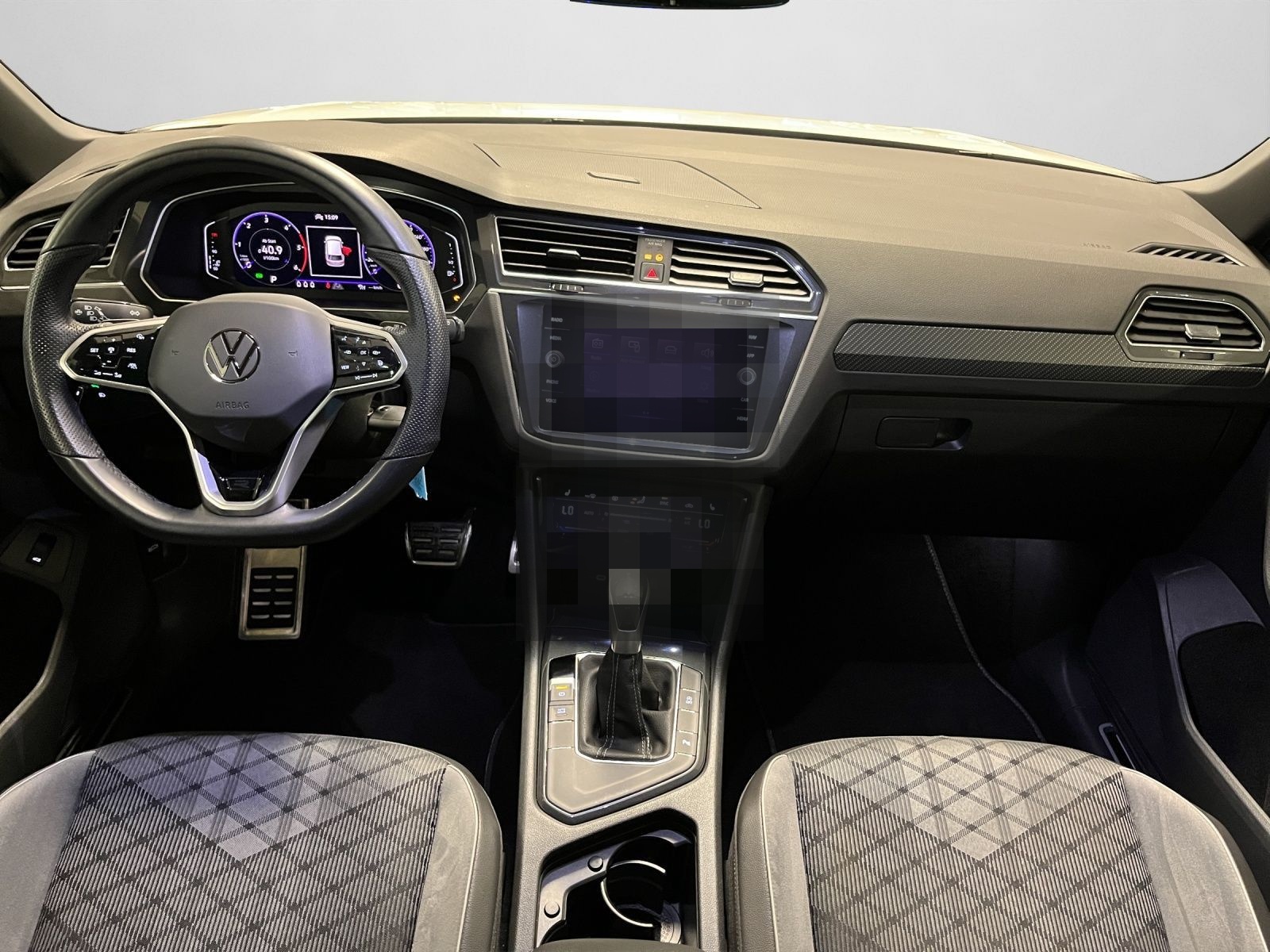 Volkswagen Tiguan 2.0 TDI DSG R-Line, APP, Sitzh., Pano, Ma foto 3