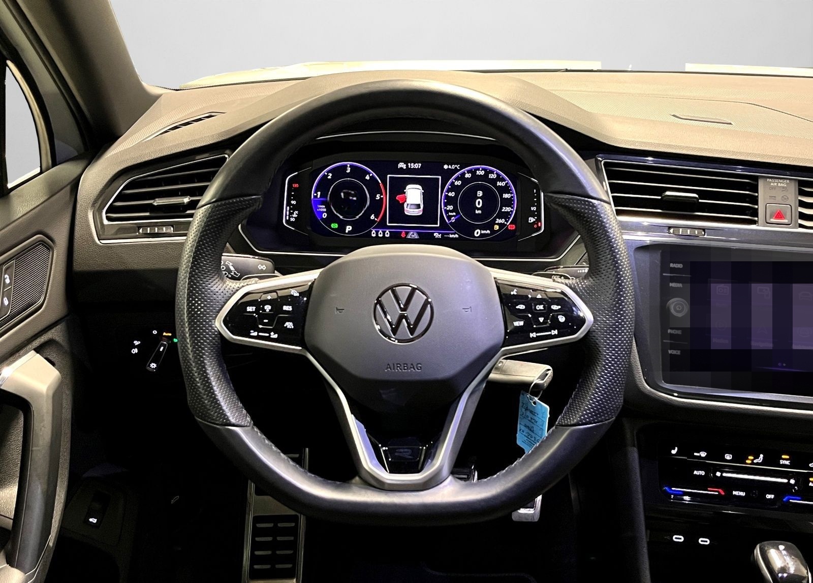 Volkswagen Tiguan 2.0 TDI DSG R-Line, APP, Sitzh., Pano, Ma foto 9