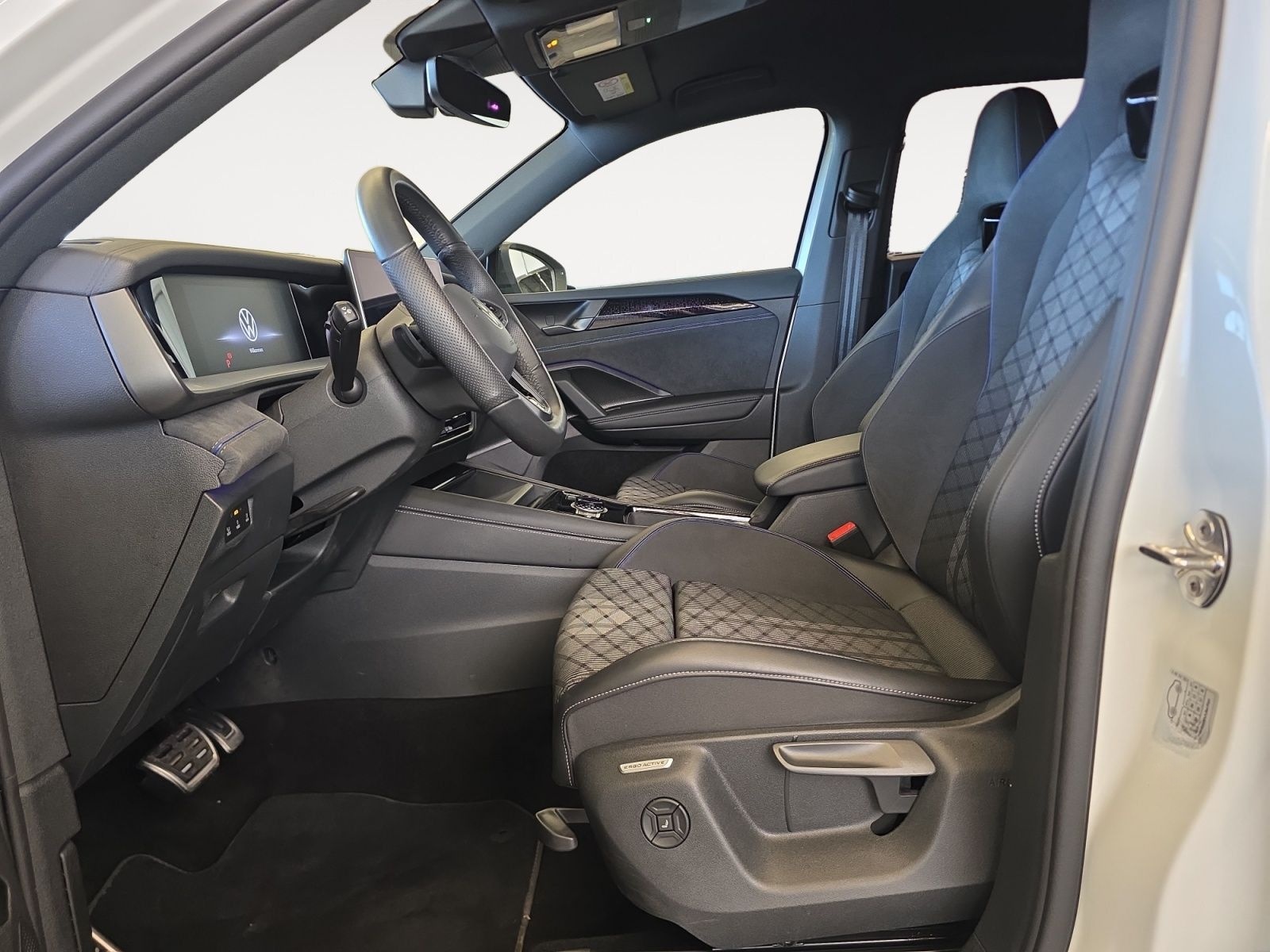 Volkswagen Tayron 2.0 TDI DSG R-Line Black Style *AHK*Kamer foto 10