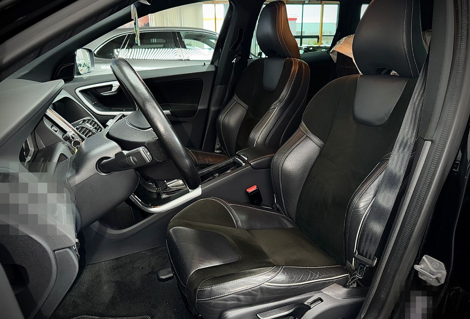 Volvo XC60*R-DESIGN*KAMERA*NAVI*STANDHEIZUNG foto 15