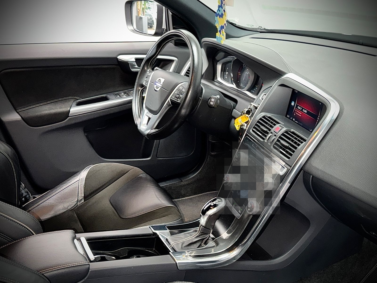 Volvo XC60*R-DESIGN*KAMERA*NAVI*STANDHEIZUNG foto 22