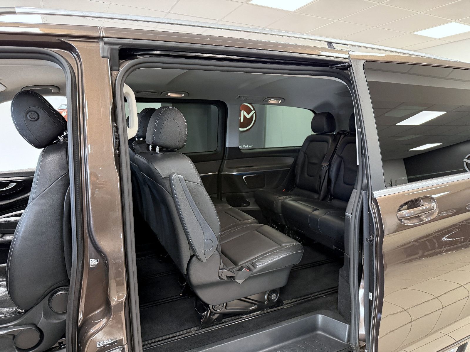 Mercedes-Benz V 220d Avantgarde Lang *8Sitzer*ACC*AHK*360°Kam foto 6