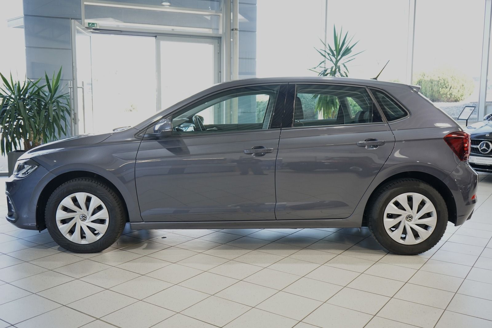 Volkswagen Polo VI LED / Carplay / Navi foto 4