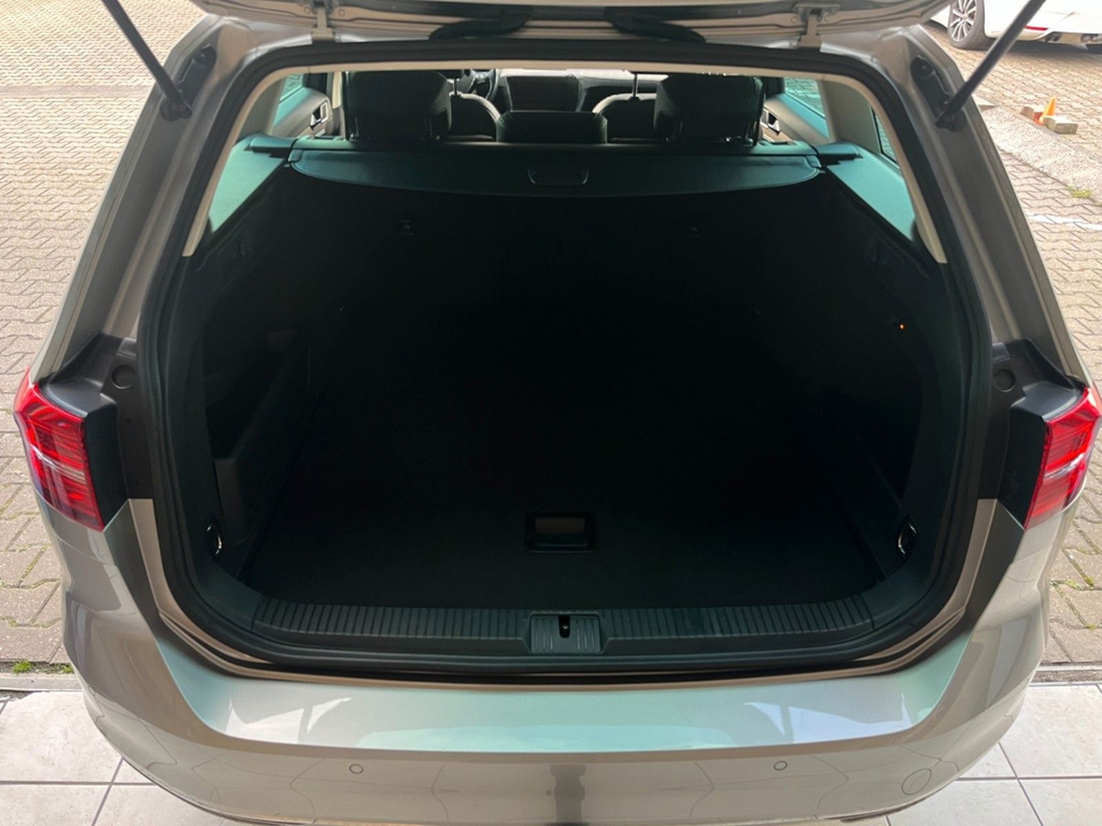 Volkswagen Passat Variant Highline/AHK/ACC/DCC/KAM/CarPlay foto 20