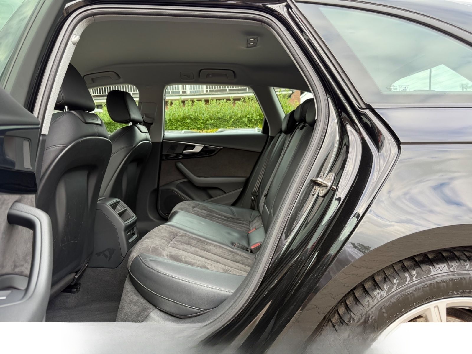 Audi A4 Avant 2.0 TFSI Basis foto 14