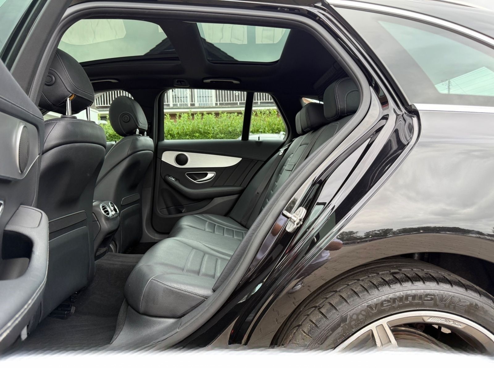 Mercedes-Benz C-Klasse C 400 T-Modell 4Matic AMG Line foto 14