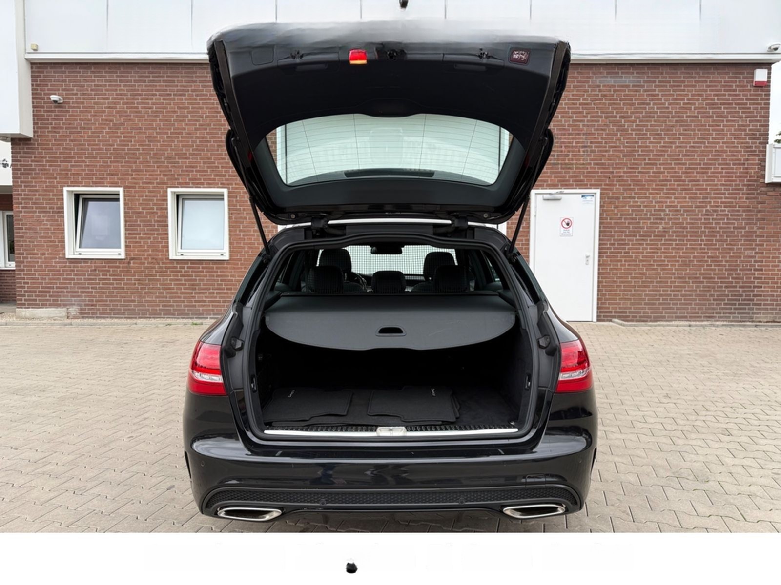 Mercedes-Benz C-Klasse C 400 T-Modell 4Matic AMG Line foto 16