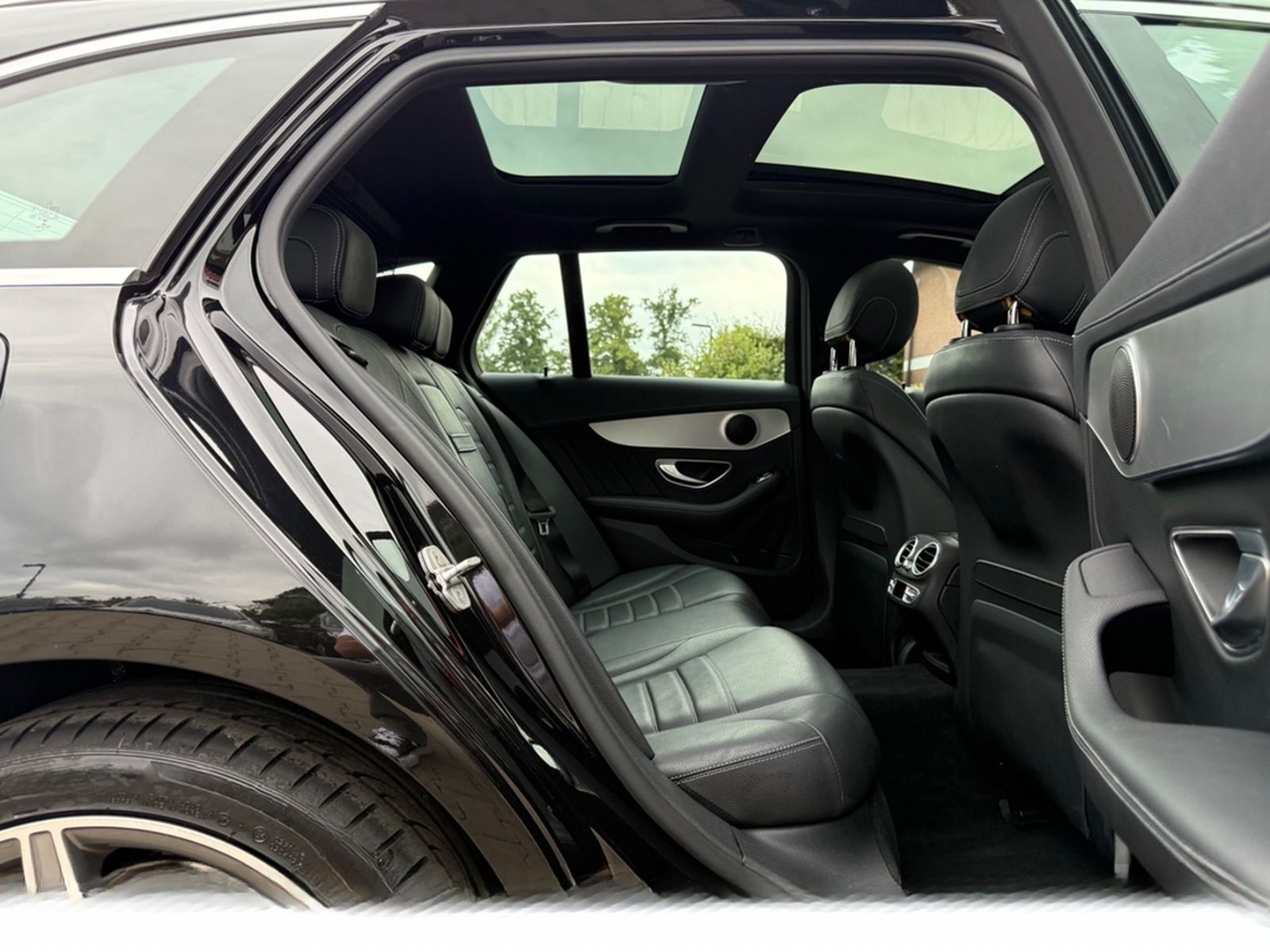 Mercedes-Benz C-Klasse C 400 T-Modell 4Matic AMG Line foto 17