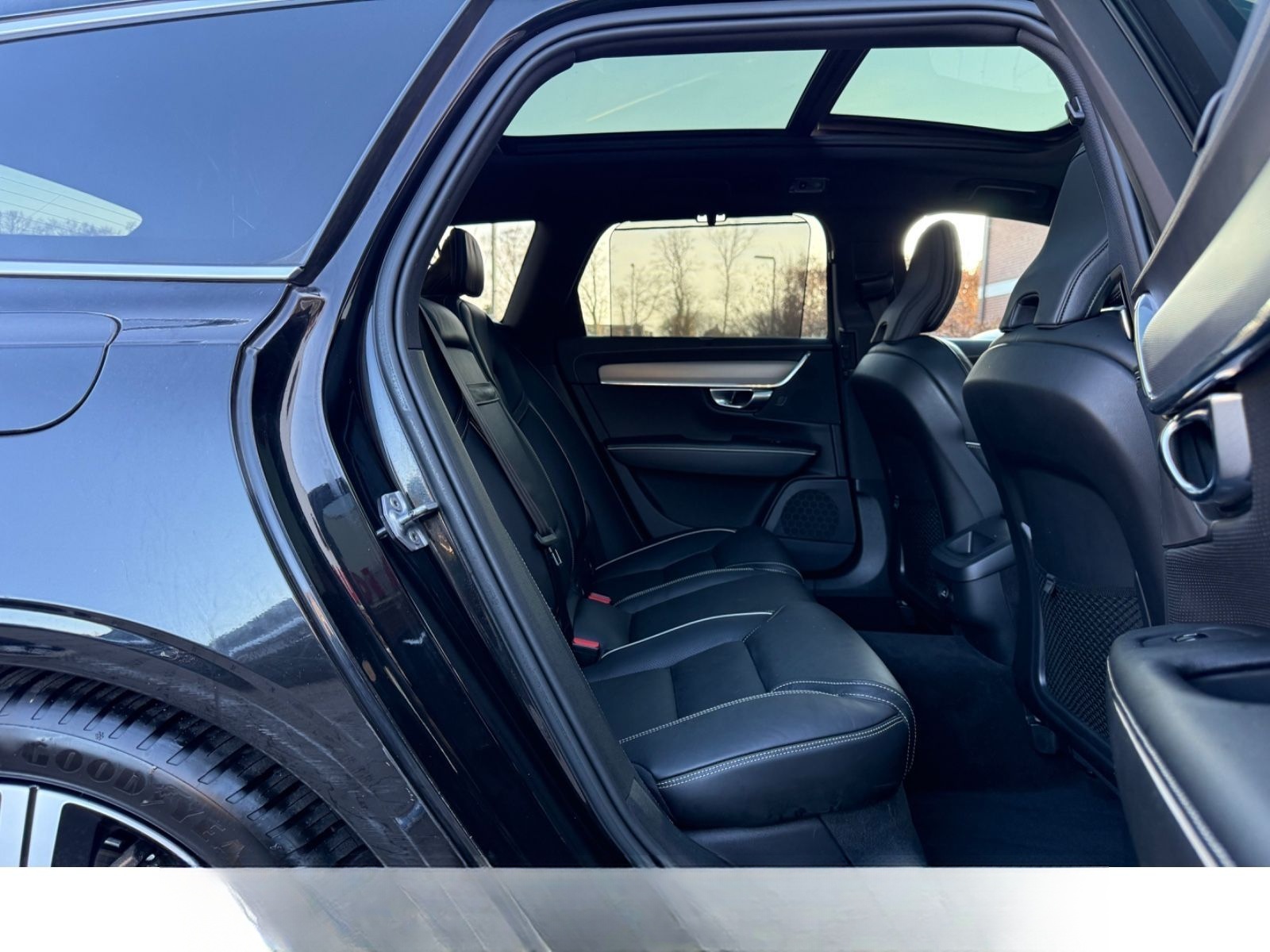 Volvo V90 Kombi R Design foto 17