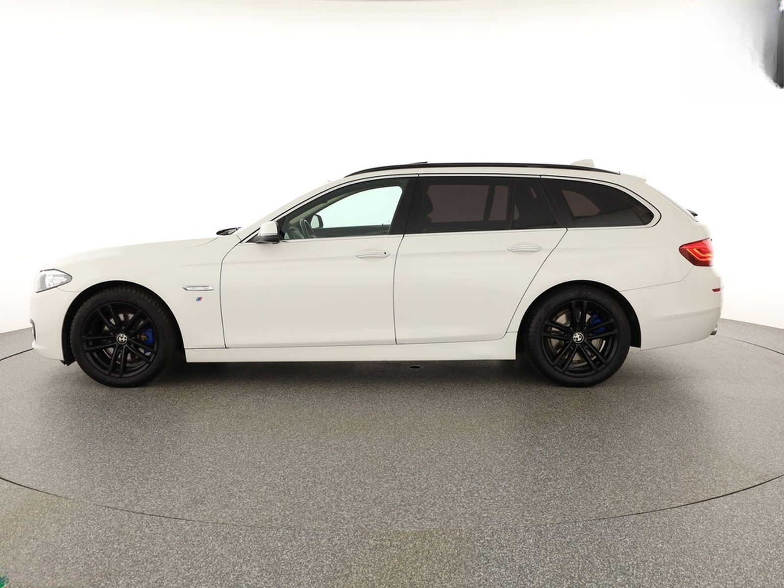 BMW 520 d T xDrive PANORAMA,NAVIPROF,KEYLESS,AHK,SH foto 2