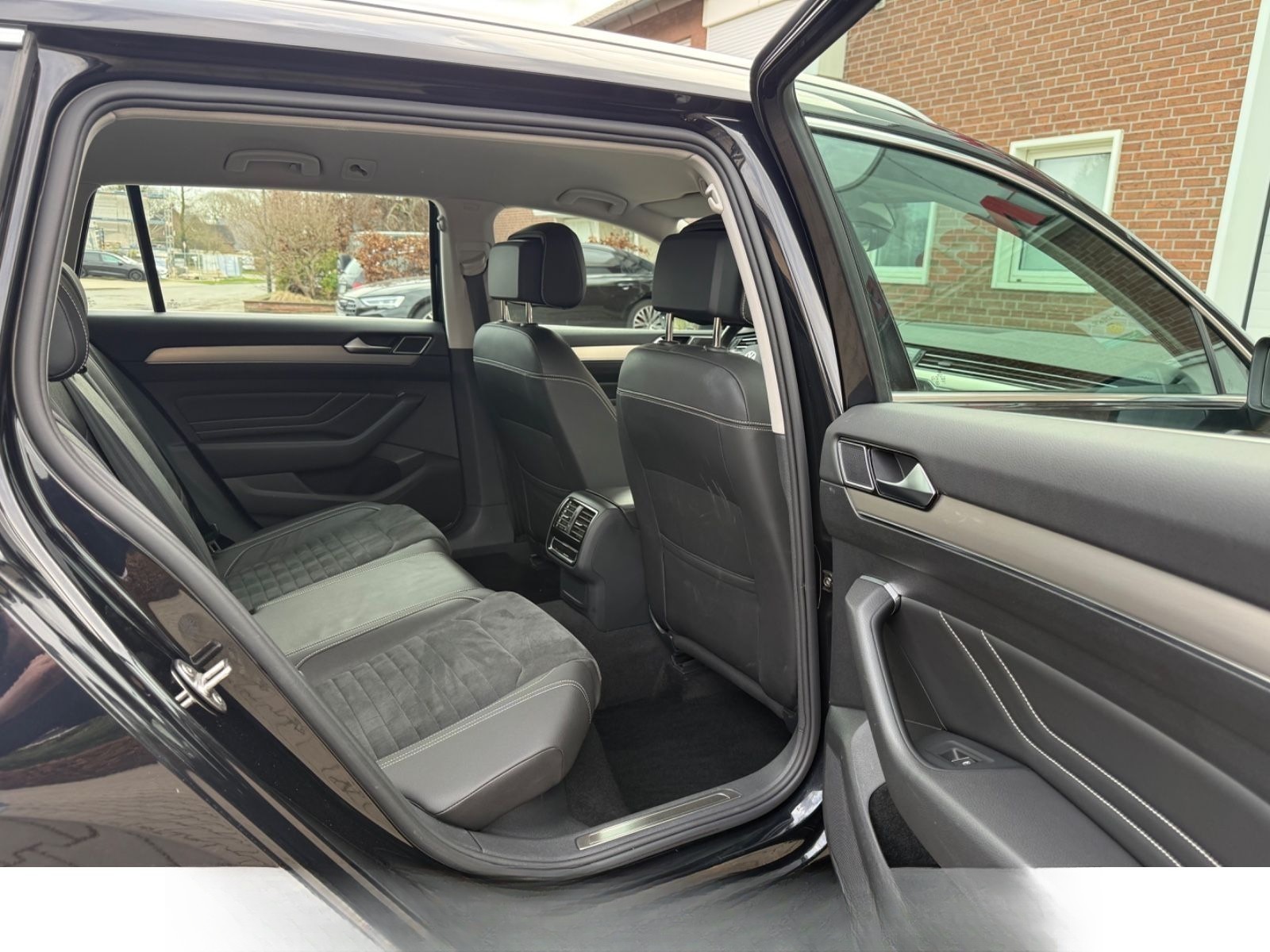 Volkswagen Passat Variant 2.0 TDI Elegance foto 19