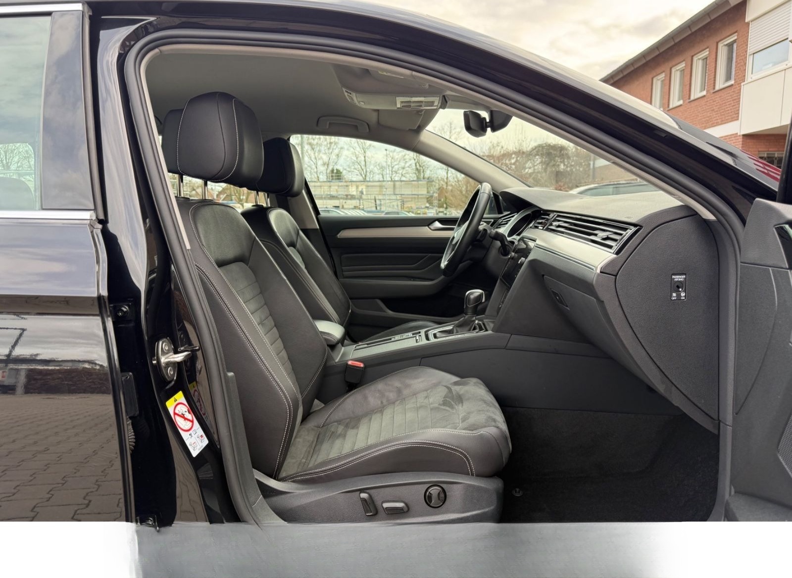 Volkswagen Passat Variant 2.0 TDI Elegance foto 20