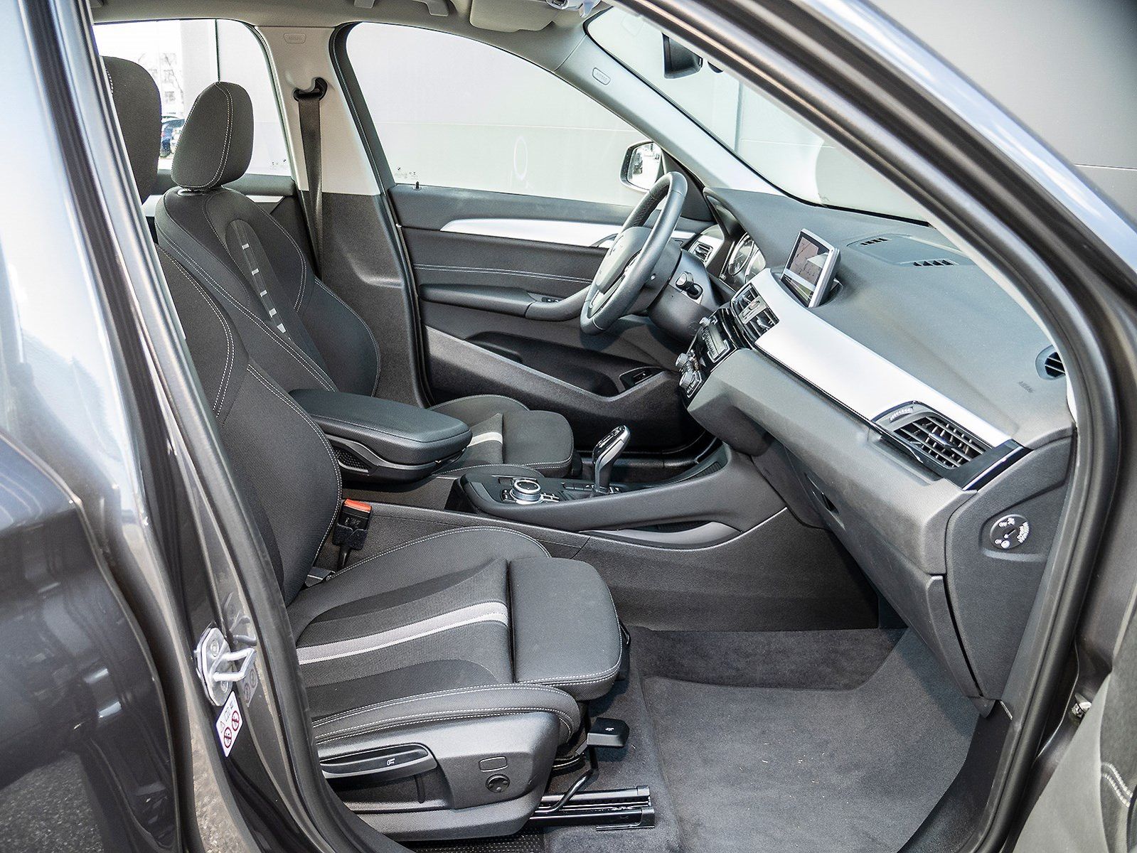 BMW X1 sDrive18d Aut. LED Sportsitz DAB Navi SH 1VB foto 4