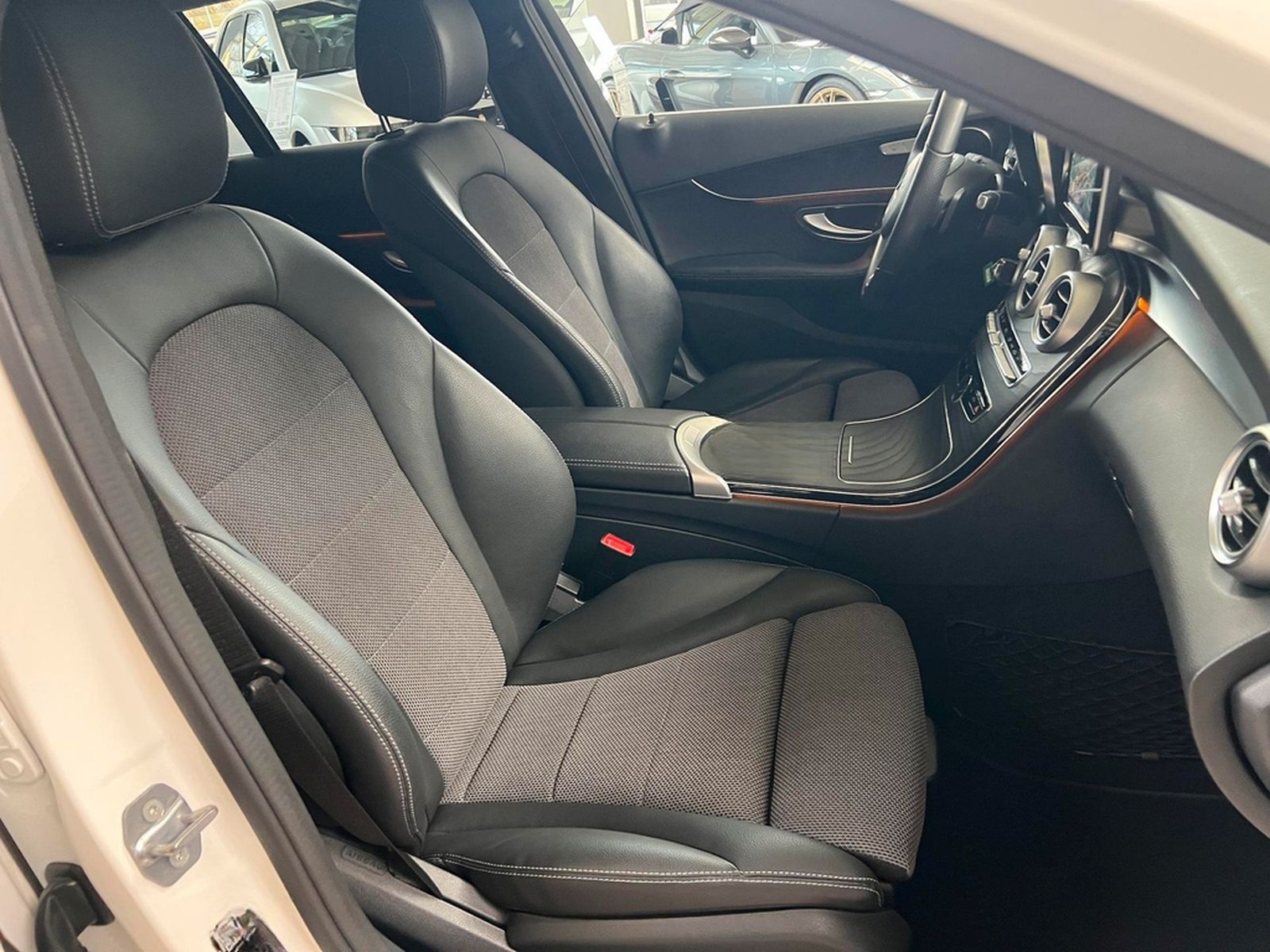 Mercedes-Benz C 250 T Avantgarde*NIGHT*ACC*NAV*RFK*CARPLAY* foto 15