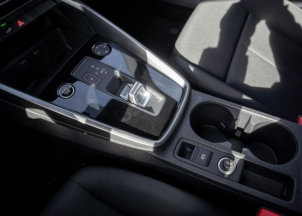 Audi A3 Sportback 40 TFSI e NAVI LED VIRTUAL SHZ ACC foto 9