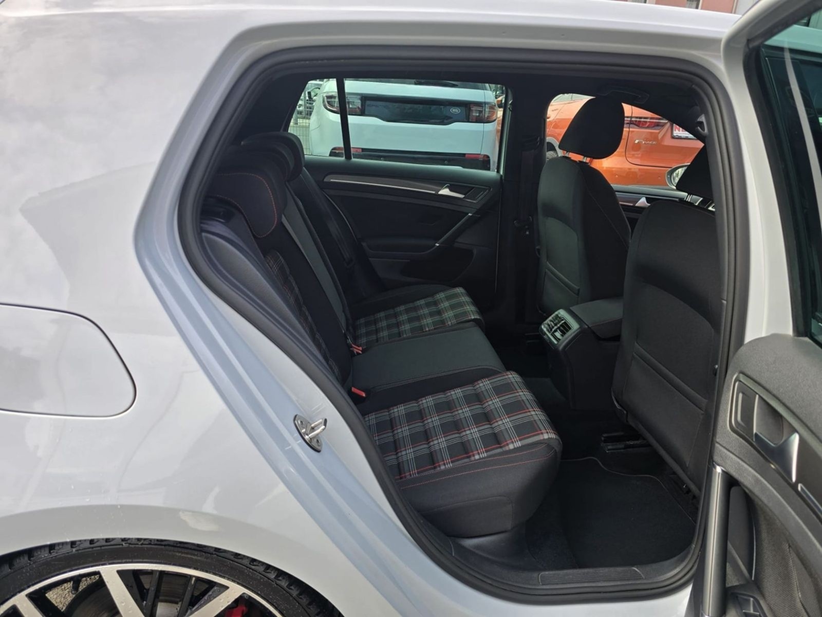 Volkswagen Golf VII 2.0 TSI|GTI|Navi|PDC|SHZ|ACC|AHK|Sport foto 23