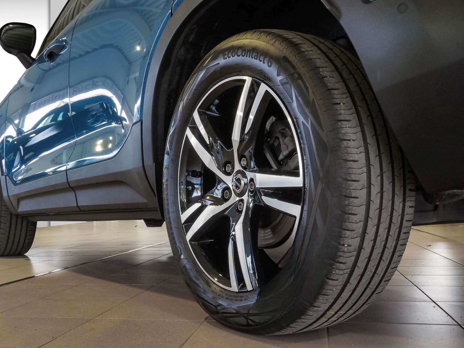 Volvo XC40 B3 2WD Plus Dark Aut.-Navi*AHK*360°Kamera*H foto 5