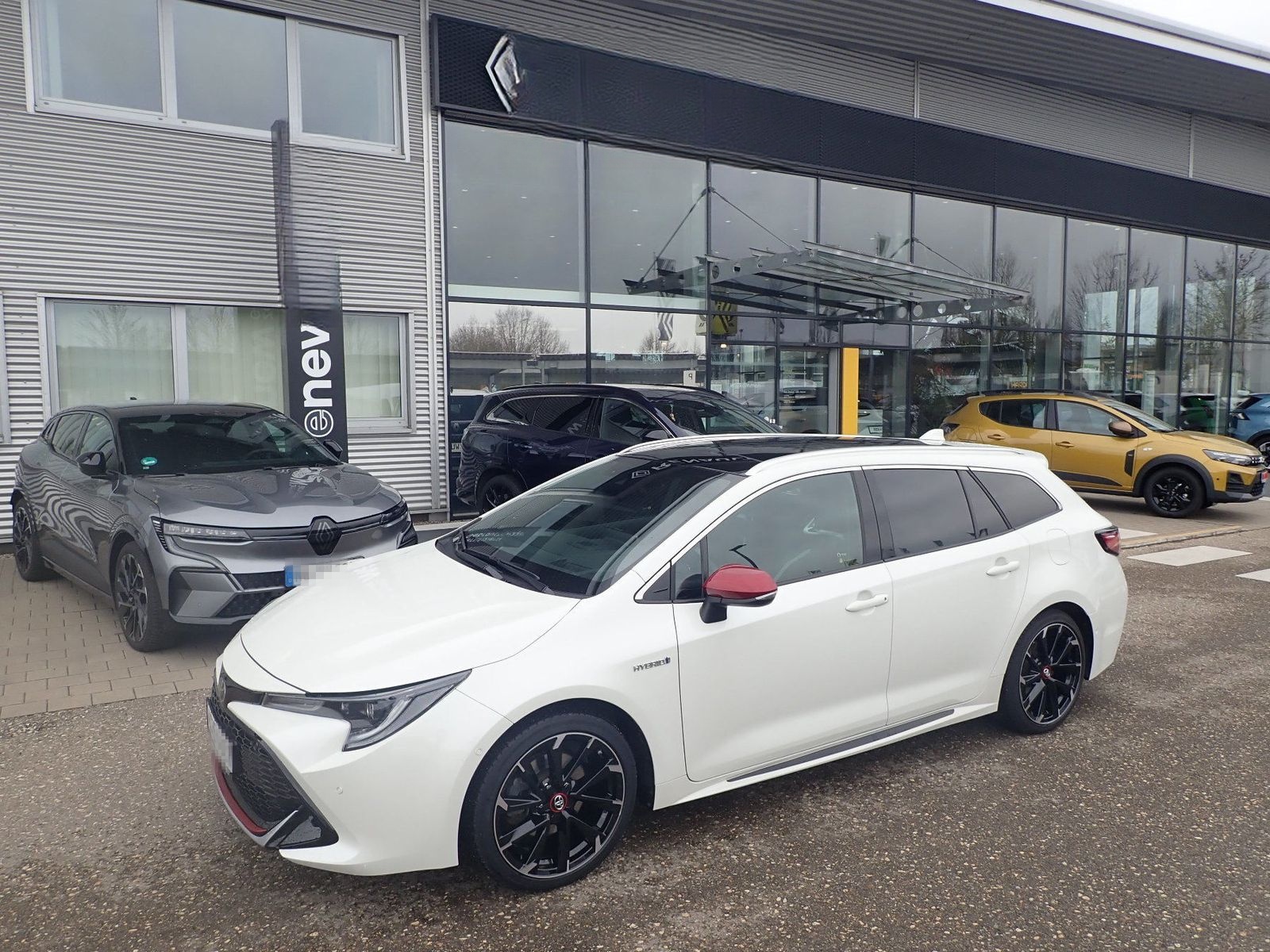 Toyota Corolla Touring Sports Hybrid GR Sport 2.0 foto 1