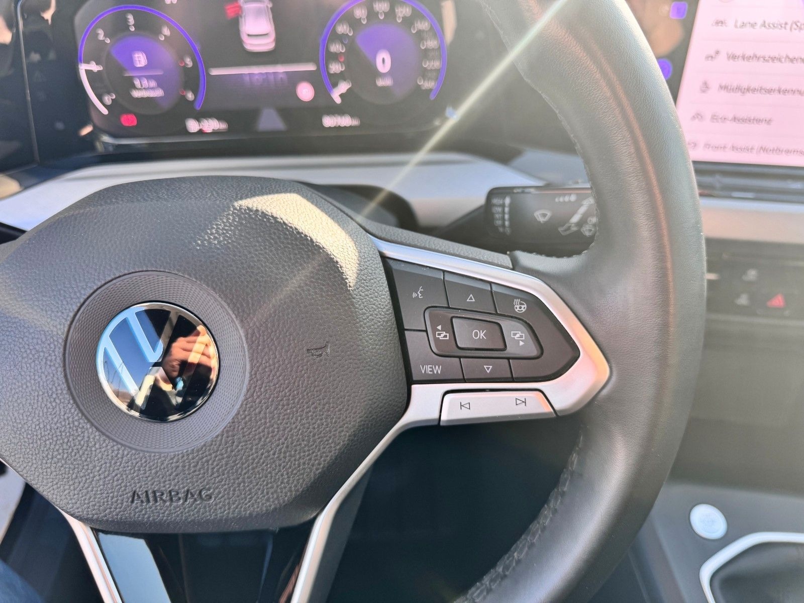 Volkswagen Golf VIII Lim. Life 2.0 TDI /LED/NAVI/AMBIENTE foto 18