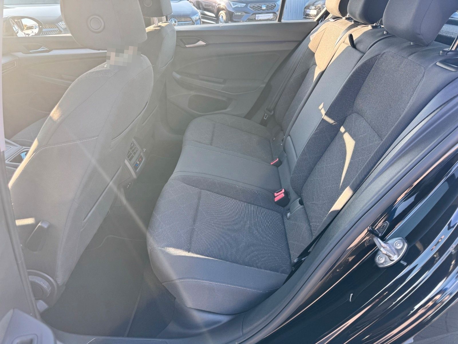 Volkswagen Golf VIII Lim. Life 2.0 TDI /LED/NAVI/AMBIENTE foto 24