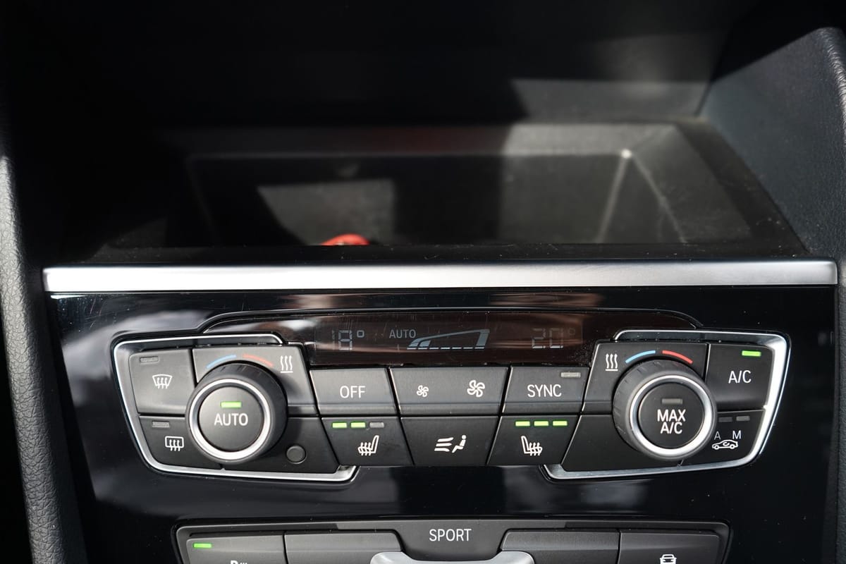 BMW 218d xDrive Active Tourer LED Navi ACC DAB AHK foto 14