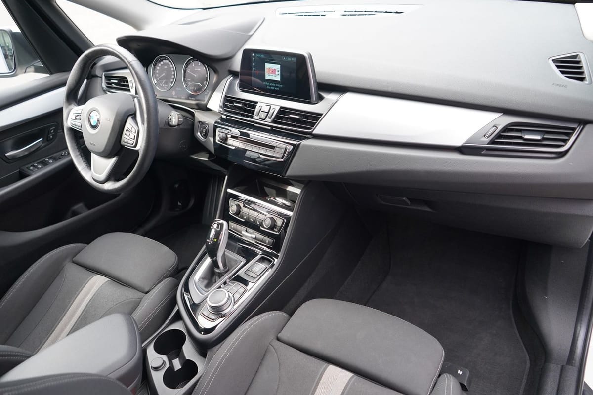 BMW 218d xDrive Active Tourer LED Navi ACC DAB AHK foto 6