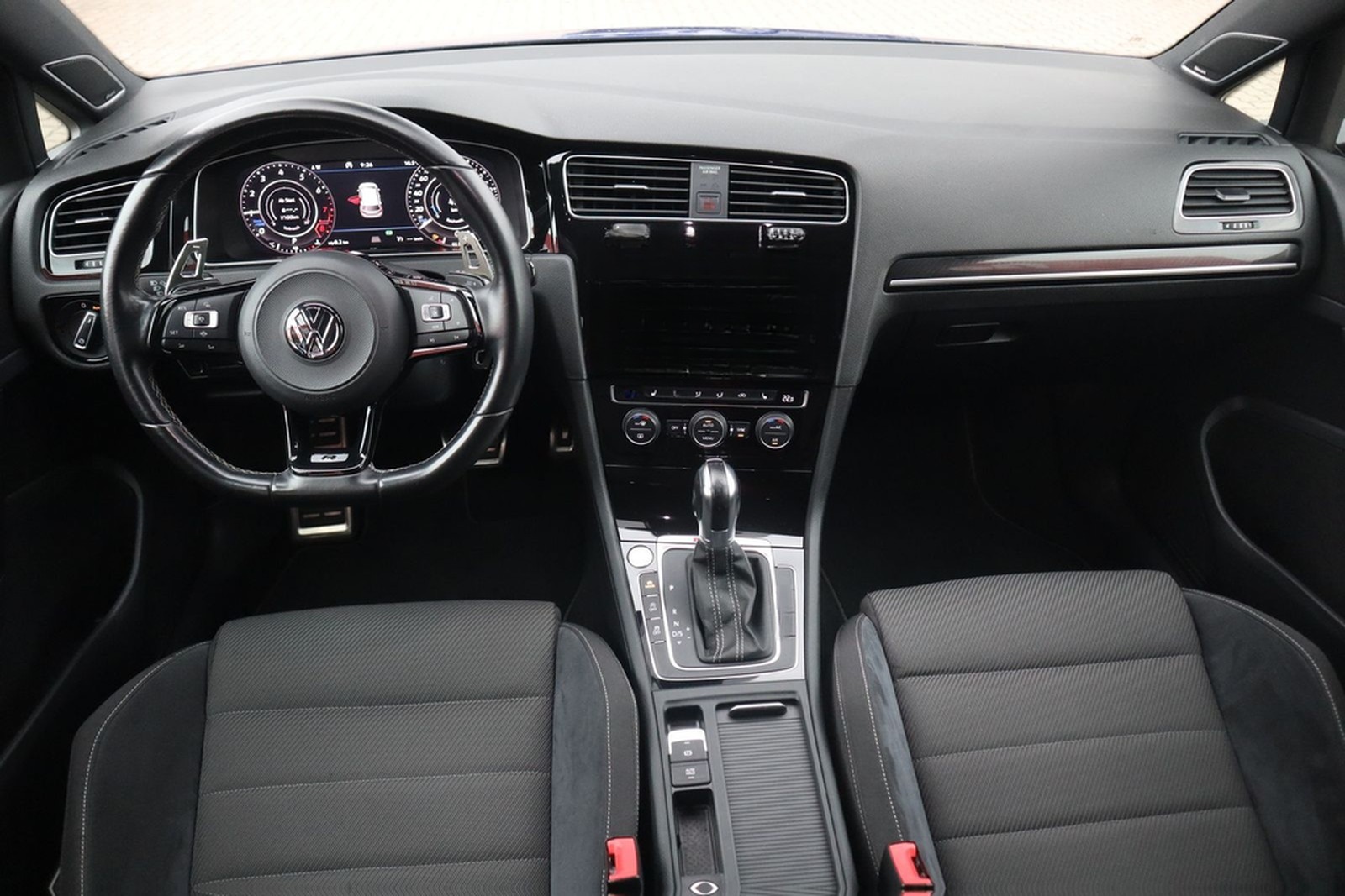 Volkswagen Golf VII Variant R 2.0 TSI Dynaudio Kamera ACC foto 11