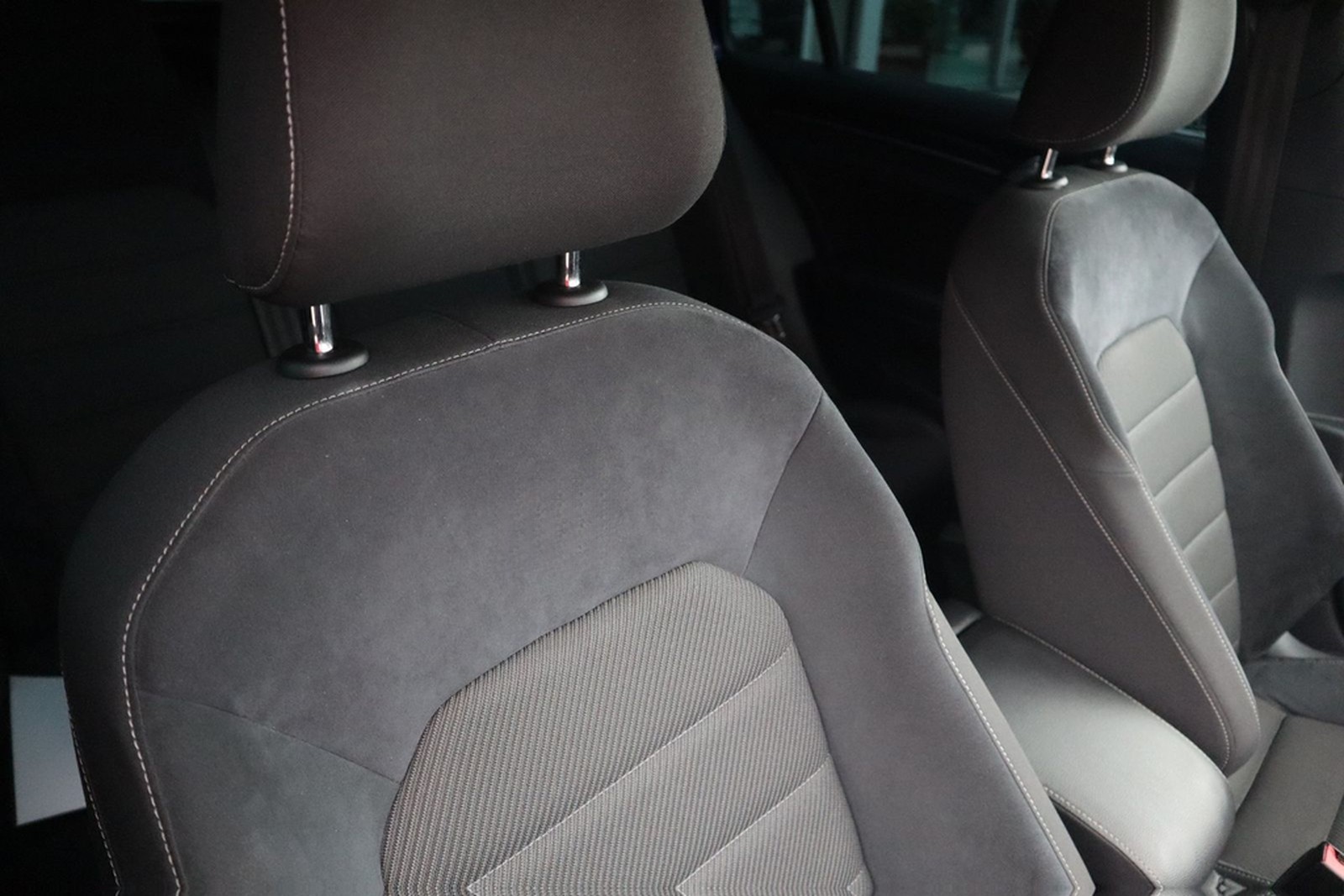 Volkswagen Golf VII Variant R 2.0 TSI Dynaudio Kamera ACC foto 41