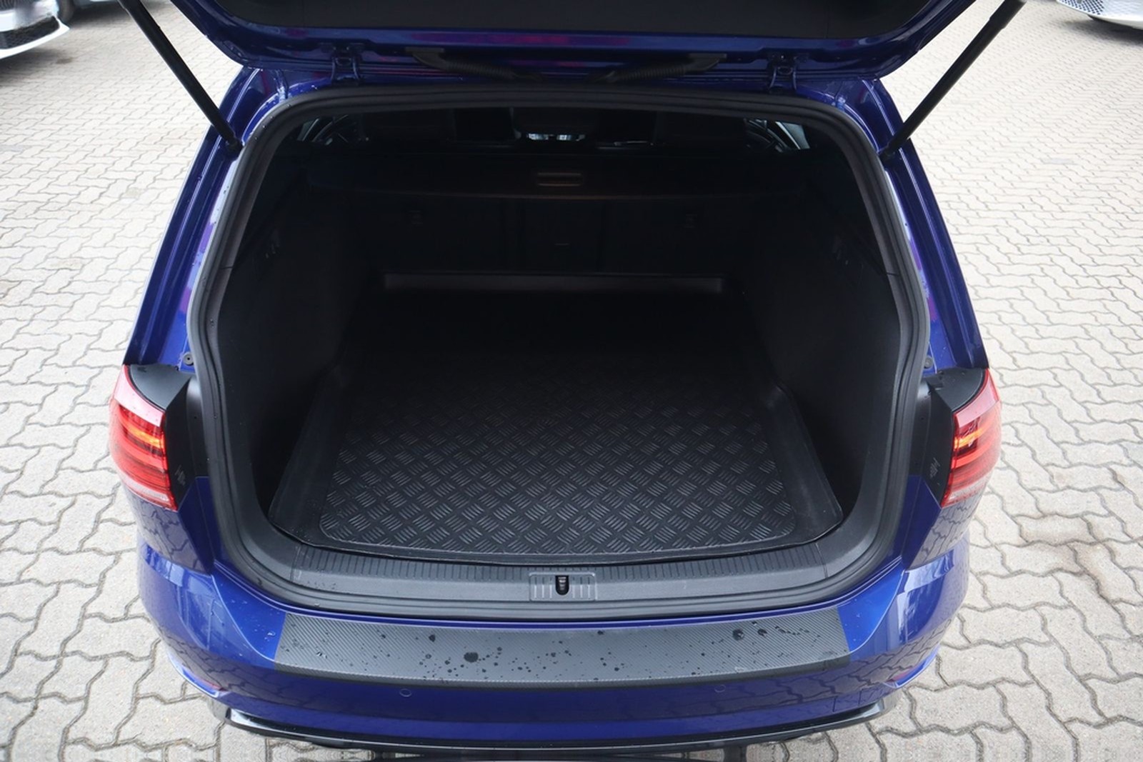 Volkswagen Golf VII Variant R 2.0 TSI Dynaudio Kamera ACC foto 43
