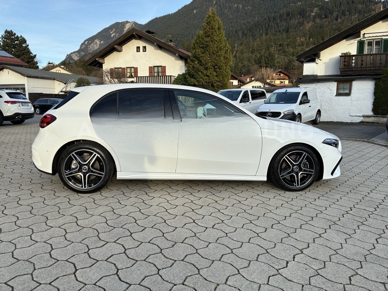 Mercedes-Benz A220d AMG ADV+ STDHZG DISTR MBEAM NIGHT 360 KYGO foto 4