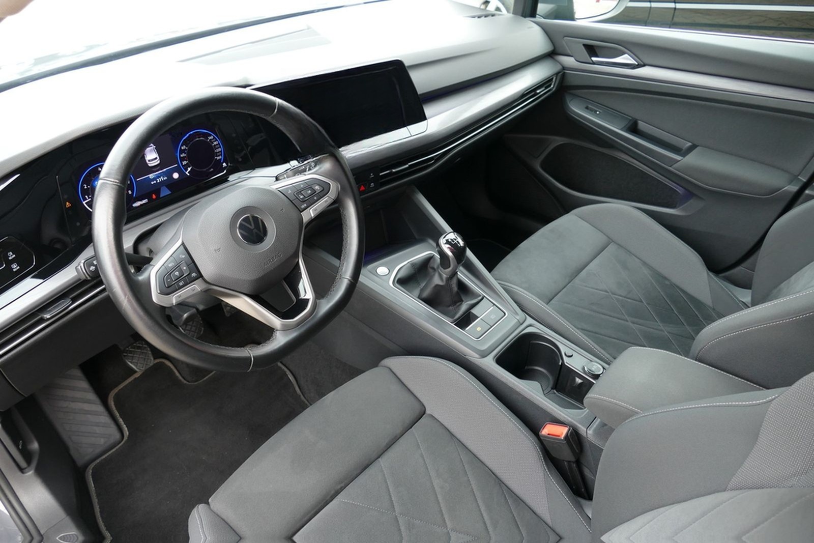 Volkswagen Golf VIII 1.5 TSI Style LED ACC Virtual Cockpit foto 8