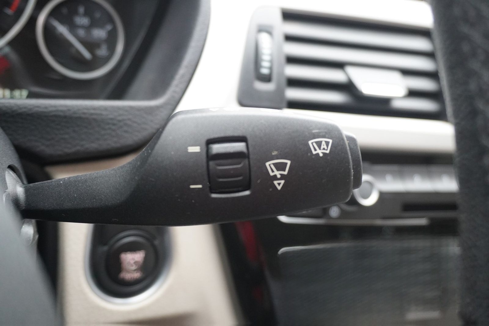 BMW 318i Touring Aut. LED Head-Up Navi Sitzheizung foto 20