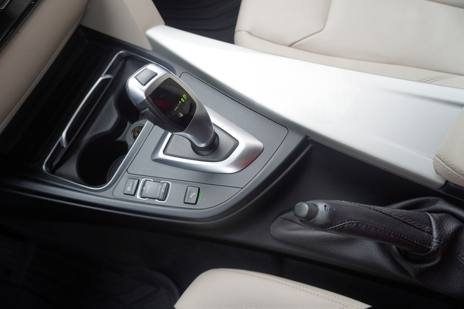 BMW 318i Touring Aut. LED Head-Up Navi Sitzheizung foto 27