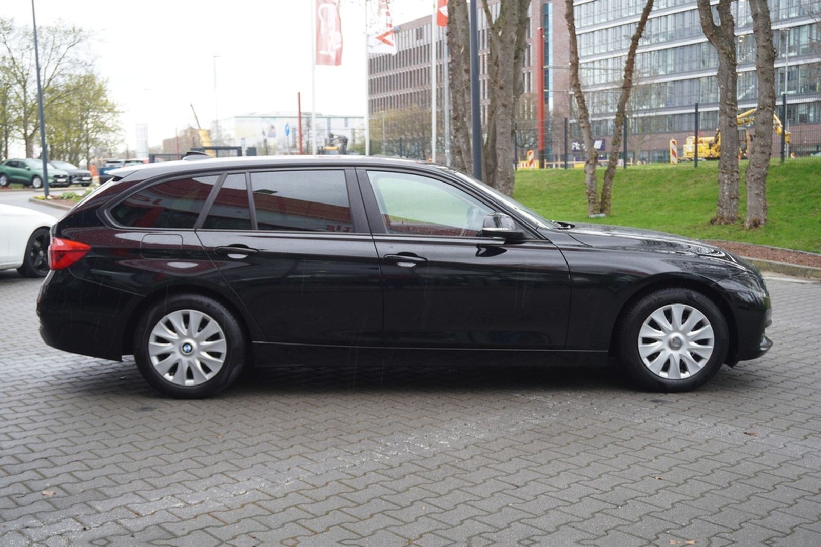 BMW 318i Touring Aut. LED Head-Up Navi Sitzheizung foto 5