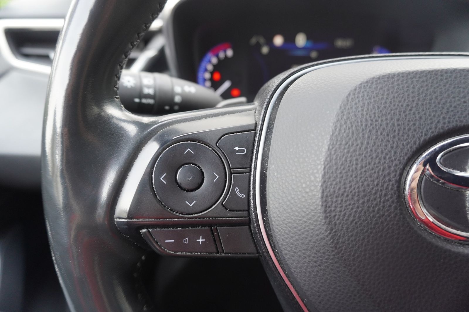 Toyota Corolla 2.0 Hybrid Club LED Navi Kamera PDC DAB foto 18